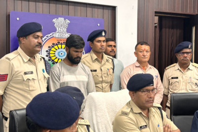 थाना नेवई व मोहन नगर के चैन स्नेचिंग के 7 मामलों का खुलासा।