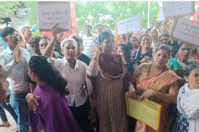 शराब भट्टी को हटाने की खुर्सीपार वासियों ने की मांग...