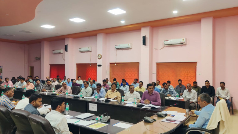किसानों की  आर्थिक स्थिति और बेहतर बनाने के लिए धान के साथ-साथ अन्य व्यवसायिक फसलों की खेती को बढ़ावा दिया जाए...