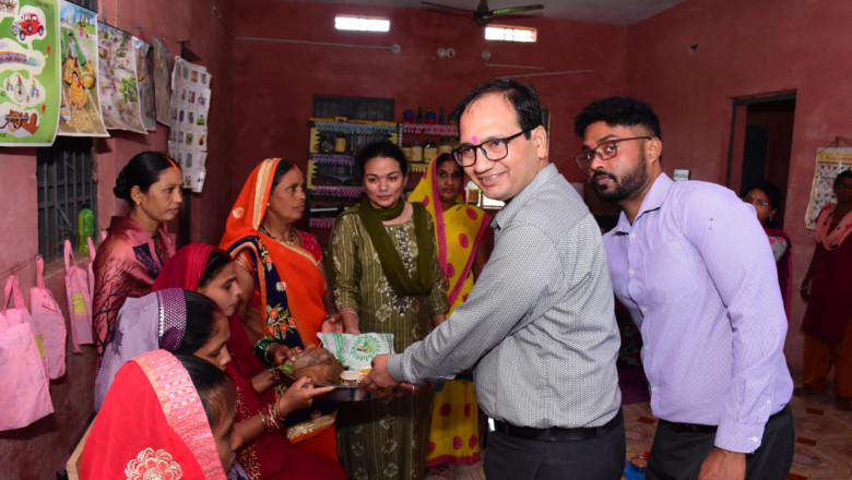 कलेक्टर ने गर्भवती महिलाओं का किया गोदभराई, पौष्टिक आहार लेने की दी सलाह...