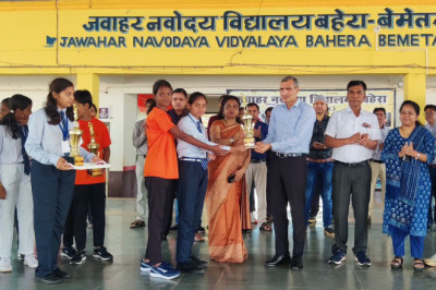 पीएम जवाहर नवोदय विद्यालय बहेरा में कलेक्टर ने ली विद्यालय प्रबंधन समिति की बैठक, खिलाड़ी विद्यार्थियों को उनकी उत्कृष्ट उपलब्धियों के लिए पुरस्कृत किया...
