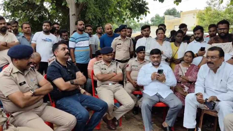 विधायक देवेंद्र यादव जल्द गिरफ्तार हो सकते है, बलौदाबाजार पुलिस पहुंची सुबह से...