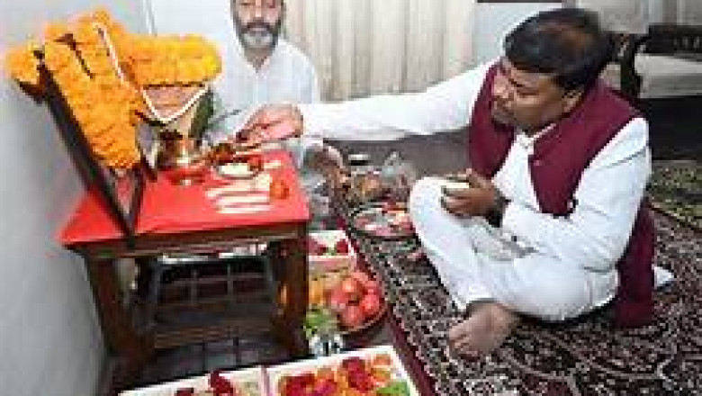राज्यपाल रमेन डेका से कैबिनेट मंत्री केदार कश्यप ने की भेंट...