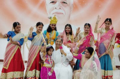 भिलाई 26 अगस्त 2024 छत्तीसगढ़:- प्रजापिता ब्रह्माकुमारी ईश्वरीय विश्व विद्यालय द्वारा सेक्टर 7 स्थित पीस ऑडिटोरियम में श्री कृष्ण जन्माष्टमी का पावन पर्व बड़े ही हर्षोल्लास और उमंग उत्साह के साथ मनाया गया।