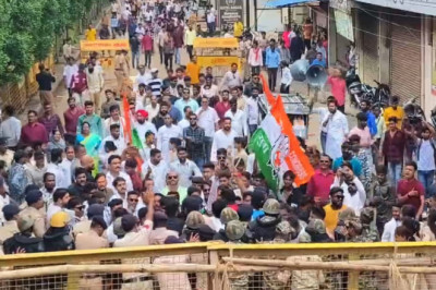 छत्तीसगढ़ प्रदेश युवा कांग्रेस के निर्देश पर राजनांदगांव जेल भरो आंदोलन में सैकड़ो युवा कांग्रेसियों ने गिरफ्तारी दी जेल का ताला टूटेगा देवेंद्र यादव छूटेगा एवं जय सतनाम के लगे नारे
