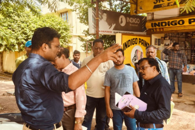 सफाई व्यवस्था देखने एवं राजस्व डिमाण्ड दुरूस्त करने आयुक्त पहुचे शीर्ष वार्ड...