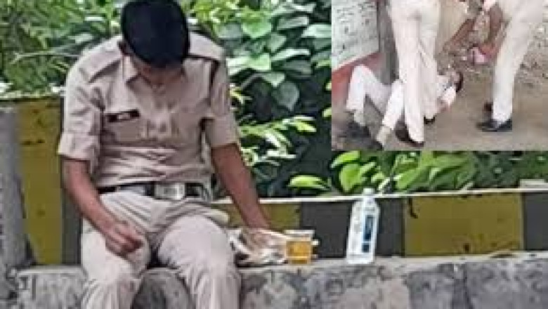 आमानाका में नशे में धुत मिला आरक्षक, विभाग के पास पहुंचा वीडियो...