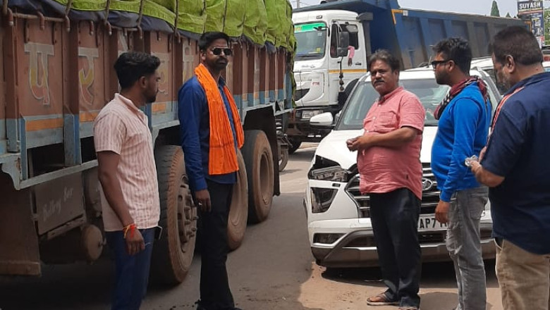 चौराहे पर दुर्घटना पुलिस विभाग और नगर निगम अपनी जवाबदारी तय करें  - वरुण पांडे