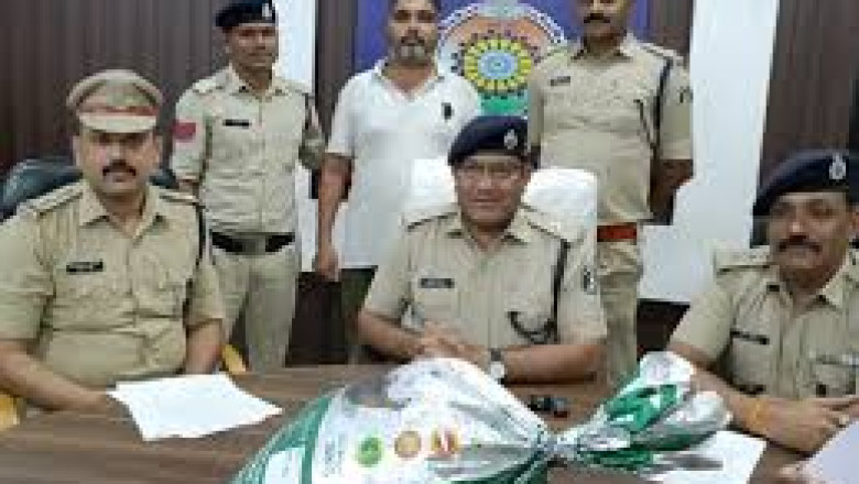 सेक्टर-7 में गांजा तस्करी करने वाले 5 आरोपियों को 5 किलोग्राम गांजा के साथ किया गिरफ्तार