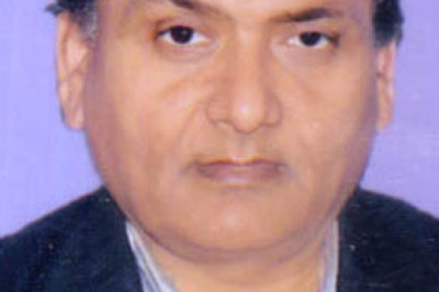 हिंदी सीधे सरल लोगों की मीठी भाषा- द्विवेदी...