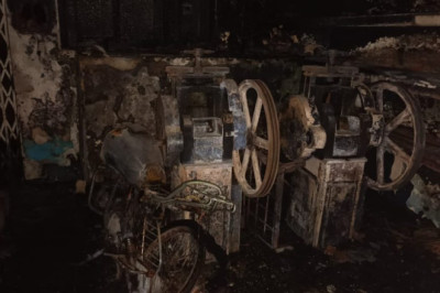 लाखों का सामान जलकर खाक : चांदी के आभूषण बनाने वाली फैक्ट्री में लगी भीषण आग, चार मंजिला बिल्डिंग में फंसे 3 लोगों का SDRF ने किया रेस्क्यू...