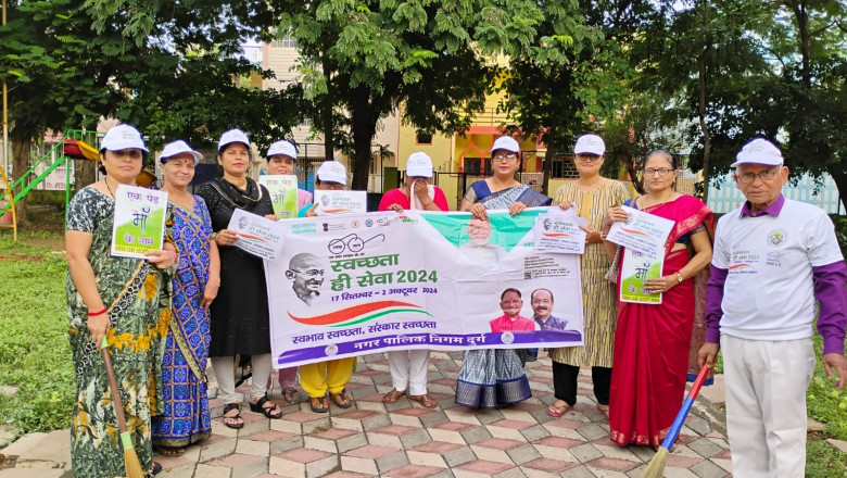 आर्य नगर में नारी शक्ति ने चलाया स्वच्छता अभियान लगाएंगे एक पेड़ मां के नाम  -नविता शर्मा ब्रांड एंबेसेडर: