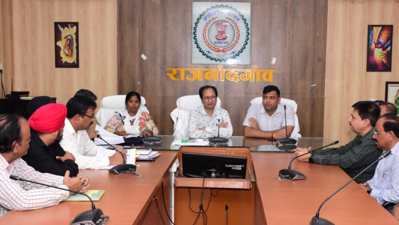 कलेक्टर ने क्वांर नवरात्रि पर्व के संबंध में दुर्गा उत्सव समितियों की ली बैठक