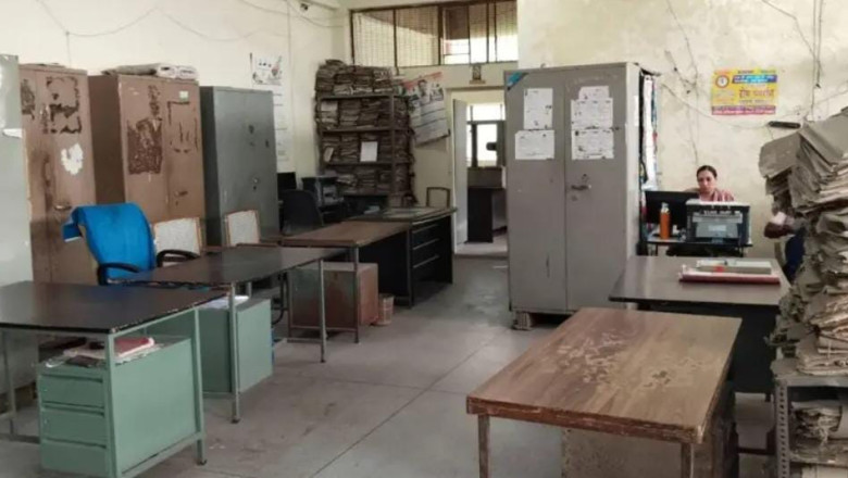 अधिकारी कर्मचारियों की हड़ताल से सरकारी कामकाज ठप्प 48 हजार शासकीय स्कूलों में लटके ताले...