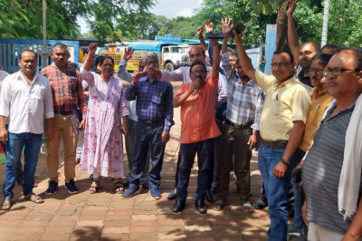 नगर पालिक निगम, रिसाली - हड़ताल से निगम में पसरा सन्नाटा...