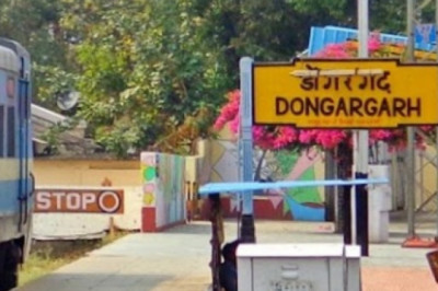 नवरात्रि पर डोंगरगढ़ जाने वाले दर्शनार्थियों के लिए दिया गया ट्रेनों का स्टॉपेज...