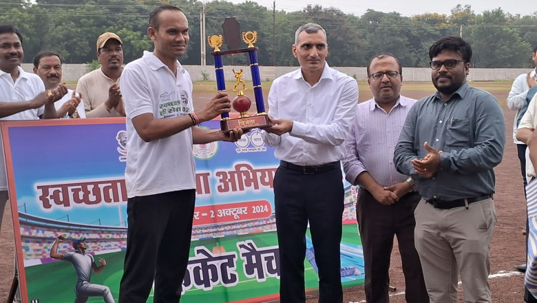 स्वच्छता ही सेवा अभियान : प्रशासन इलेवन ने रोमांचक क्रिकेट मैच में नागरिक इलेवन को 18 रनों से हराया