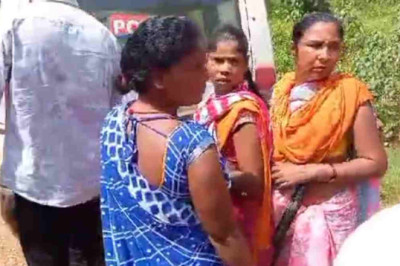 बच्चा चोरी के आरोप में झाड़ियों में  छिपी 3 महिलाओं को वार्डवासियों ने पकड़ा,पुलिस ने तीनों को भेजा जेल...