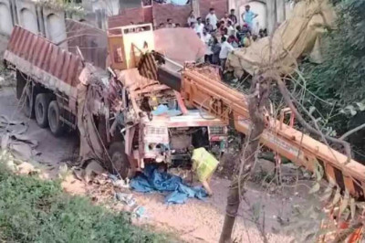 फ्लाईओवर से ट्रक गिरने से चालक की मौत...