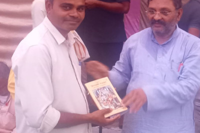 सांसद संतोष पांडे ने किया सम्मानित