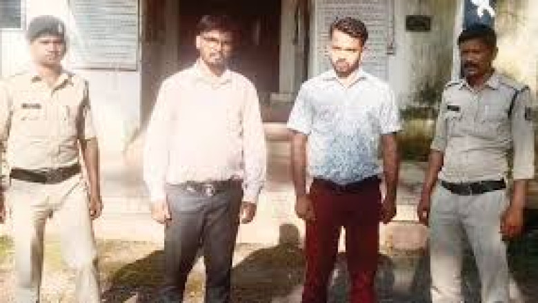 फर्जी मृत्यु प्रमाण पत्र के जरिये लोन बंद करवाकर इंश्योरेंस का पैसा ठगी करने वाले दो आरोपी गिरफ्तार...