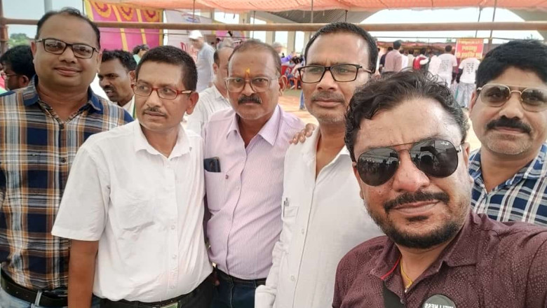 पूर्व सेवा अवधि की गणना करने एल बी संवर्ग के शिक्षकों ने दिया धरना.....