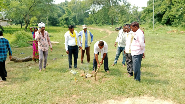ग्राम पंचायत गर्रापार में गली कांक्रीटीकरण निर्माण कार्य का हुआ भूमि-पूजन...