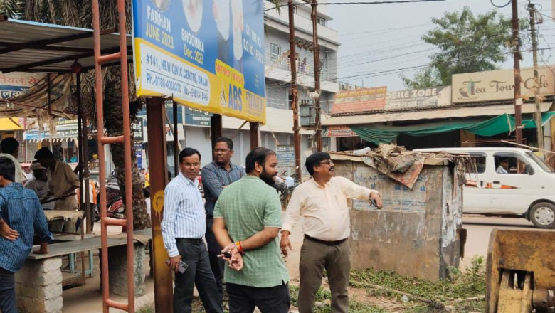 जिला एवं निगम प्रशासन की संयुक्त कार्रवाही, महाराजा चौक से लेकर बोरसी चौक तक सड़कों से हटाया कब्जा: