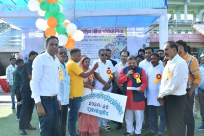 कलेक्टर ने माँ बम्लेश्वरी मंदिर में भीड़ की अधिकता को देखते हुए सभी श्रद्धालुओं एवं पदयात्रियों से की अपील  - व्यवस्था बनाए रखने में जिला प्रशासन एवं पुलिस प्रशासन का करें सहयोग...