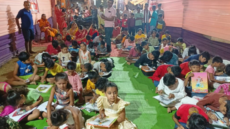दुर्गा वार्षिक उत्सव समिति का शानदार आयोजन रंग भरो प्रतियोगिता में बच्चों ने बिखेरे रंग
