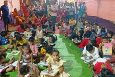 दुर्गा वार्षिक उत्सव समिति का शानदार आयोजन रंग भरो प्रतियोगिता में बच्चों ने बिखेरे रंग