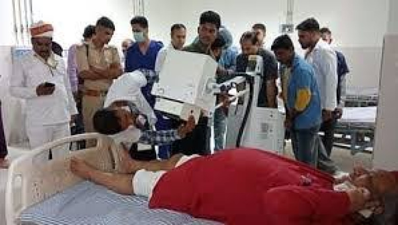 सड़क दुर्घटना में कैबिनेट मंत्री संजय निषाद घायल...