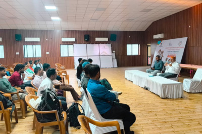शासन की महत्वकांशी योजना मुख्यमंत्री शहरी स्लम स्वास्थ्य योजना के क्रियान्वयन हेतु नोडल अधिकारी ने की समीक्षा: