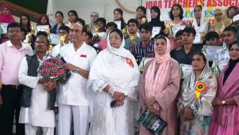 कार्टूनिस्ट पांडुरंगा ने योगीराज का किया सम्मान, भेंट किया पोर्ट्रेट स्केच