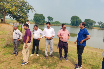 केंद्रीय नोडल अधिकारी पंकज ने बेमेतरा में जल संरक्षण कार्यों का किया निरीक्षण...