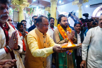 मुख्यमंत्री साय ने मां दंतेश्वरी की पूजा-अर्चना कर प्रदेशवासियों की खुशहाली की कामना की...