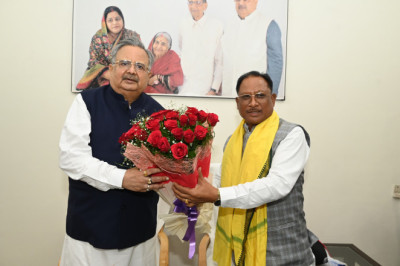मुख्यमंत्री ने विधानसभा अध्यक्ष को उनके जन्मदिन पर दी हार्दिक बधाई एवं शुभकामनाएं