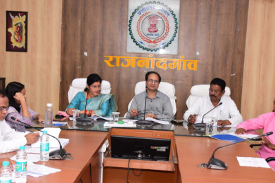 लगातार बढ़ते जल संकट को देखते हुए किसान धान के बदले कम पानी उपयोग वाली फसल लें - कलेक्टर