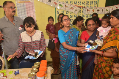 बच्चों को सुपोषित बनाने पहल, बांटे प्रोटीन पाउडर और स्वच्छता किट...