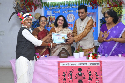 'भविष्य में प्रकृति के संरक्षण पर आदिवासियों से हमें सीखने की आवश्यकता है- डॉ कस्तूरे