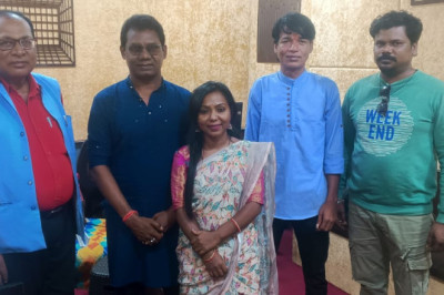 भोरमदेव तीर्थ पर केंद्रित फिल्म का गीत-संगीत तैयार कर रहे नवलदास...