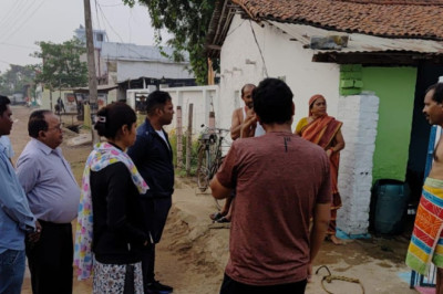 नया ढाबा में पानी की समस्या, आयुक्त गुप्ता सुबह पहुचे निरीक्षण में वार्डवासियों से हुये रूबरू, महिलाओ ने कहा पानी कम आता है कही कही नही आता...