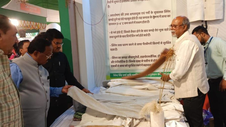 राजधानी राज्योत्सव में कृषि महाविद्यालय बेमेतरा द्वारा लगाया गया अलसी डंठल के कपड़े का स्टाल...