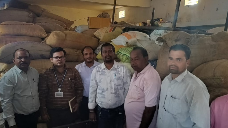 जिला प्रशासन द्वारा अवैद्य धान भंडारण पर बड़ी कार्यवाही