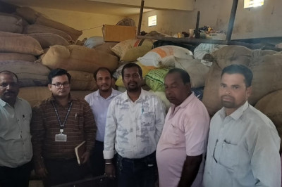जिला प्रशासन द्वारा अवैद्य धान भंडारण पर बड़ी कार्यवाही