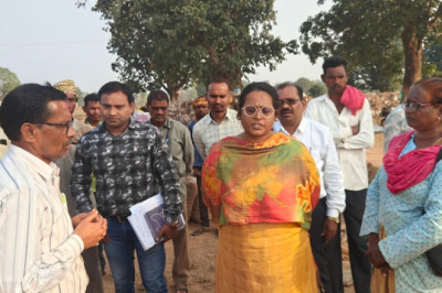 कलेक्टर ने किया धान खरीदी केंद्र अंबागढ़ चौकी एवं चिल्हाटी का आकस्मिक निरीक्षण...