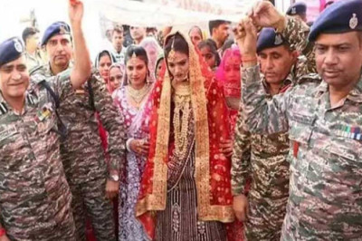 जवानों ने किया शहीद की बेटी का कन्यादान, CRPF टुकड़ी ने आशीर्वाद देकर किया विदा...