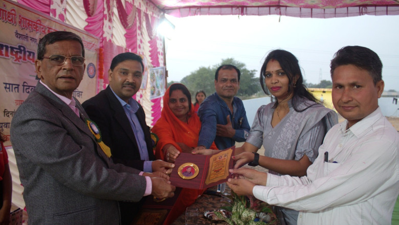 वैशाली नगर कॉलेज भिलाई एवं सुराना कॉलेज दुर्ग के संयुक्त  तत्वाधान में सात दिवसीय विशेष शिविर कुथरेल में...