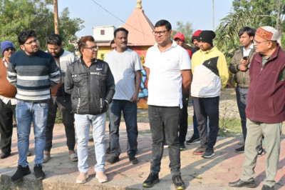 श्रमदान से शुरुआत करके वार्डो में जाकर खुद पानी की गुणवत्ता के बारे में जानकारी प्राप्त की  आयुक्त पाण्डेय ने...