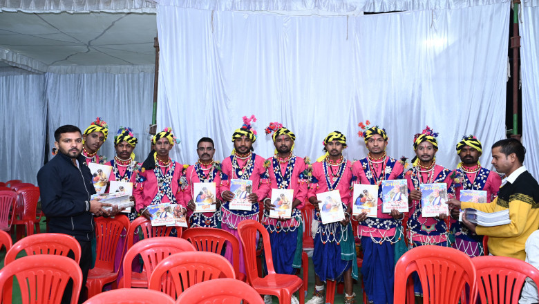 युवा महोत्सव कार्यक्रम मे जनसंपर्क विभाग ने लगायी छायाचित्र प्रदर्शनी स्टॉल, स्कूली बच्चे और नागरिकों ने देखी प्रदर्शनी...